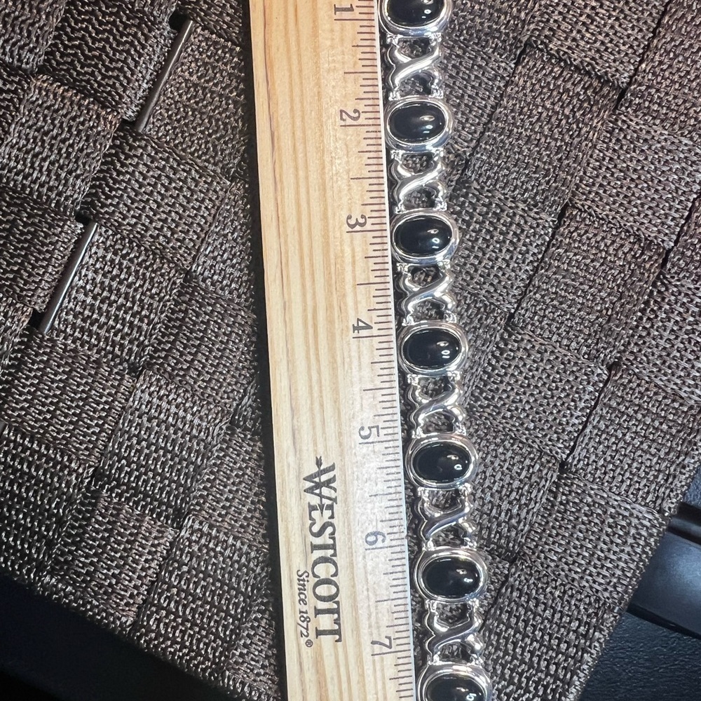 Women’s sterling and onyx bracelet nwot 7” - Picture 6 of 9
